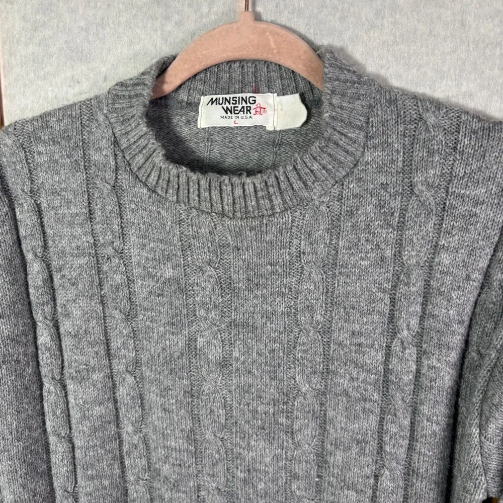 Munsingwear Sweater L Gray Vintage Cable Knit Crewneck Made in USA Mens